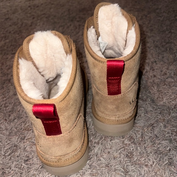 UGG Neumel Platform Zip Suede - Picture 4 of 5